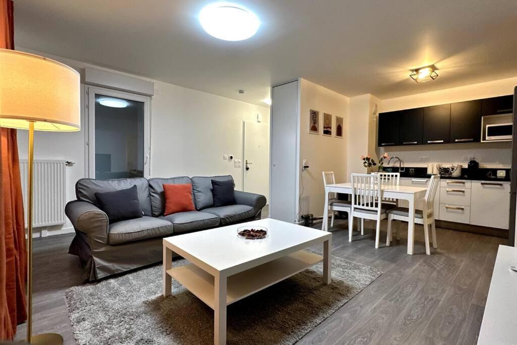 Appartement Cozy - Quartier Residentiel Melun Esterno foto