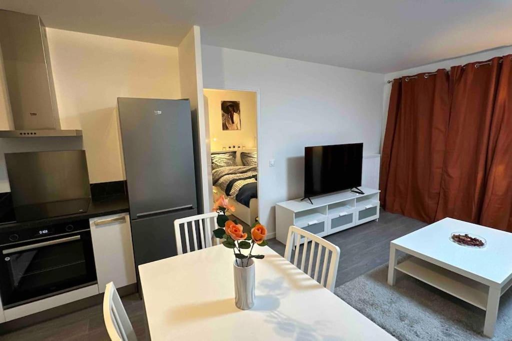 Appartement Cozy - Quartier Residentiel Melun Esterno foto