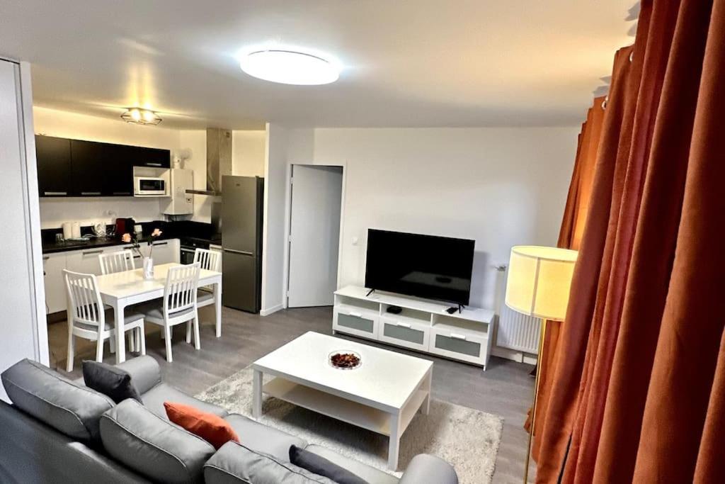 Appartement Cozy - Quartier Residentiel Melun Esterno foto